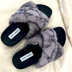 Steve Madden Sandals/Slippers